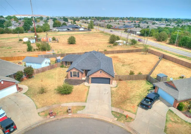 Photo 3 of Single family home for sale at 3404 Paul Dr, Moore, OK 73160 | MLS# 1246807 | Listing updated on 2026-09-25