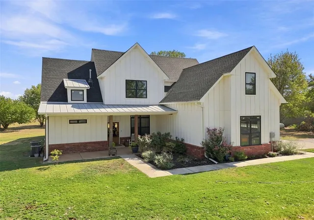 Photo 1 of Single family home for sale at 124 Kevin Ln, Tuttle, OK 73089 | MLS# 1246811 | Listing updated on 2026-09-23