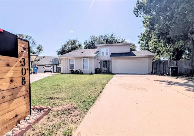 Photo 1 of Single family home for sale at 308 Ranch Cir, Enid, OK 73703 | MLS# 1246828 | Listing updated on 2026-08-30