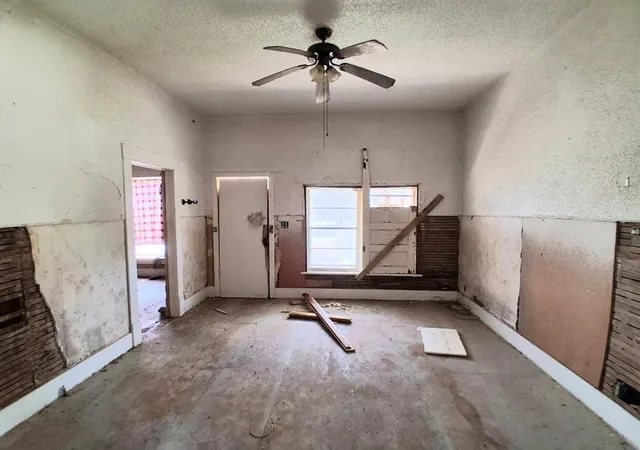 Photo 3 of Single family home for sale at 1316 E Main St, Shawnee, OK 74801 | MLS# 1246830 | Listing updated on 2026-09-02