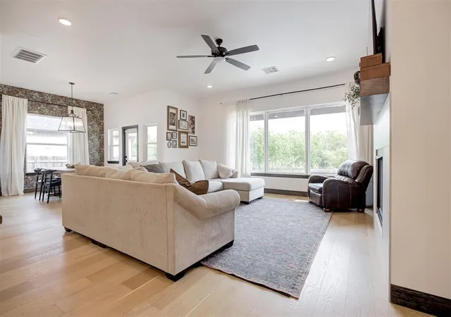 Photo 3 of Sale Pending at 10612 Blue Creek Dr, Yukon, OK 73099 | MLS# 1246838 | Listing updated on 2026-09-02