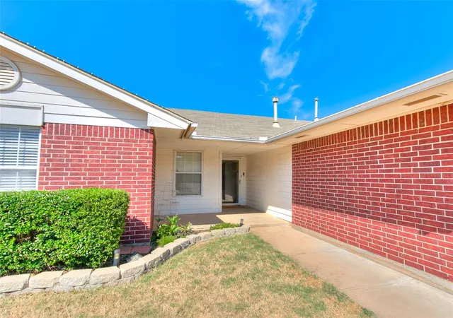 Photo 1 of Sale Pending at 417 Blue Spruce Dr, Oklahoma City, OK 73130 | MLS# 1246844 | Listing updated on 2026-09-05