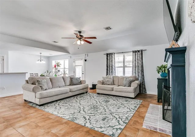 Photo 4 of Sale Pending at 417 Blue Spruce Dr, Oklahoma City, OK 73130 | MLS# 1246844 | Listing updated on 2026-09-05