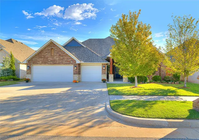 Single family home for sale at 2424 Crystal Creek Dr, Yukon, OK 73099 | MLS# 1246846