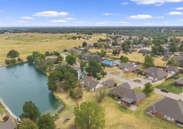 49th image of 2202 Lakewood Dr, Chickasha, OK 73018 | MLS# 1246855
