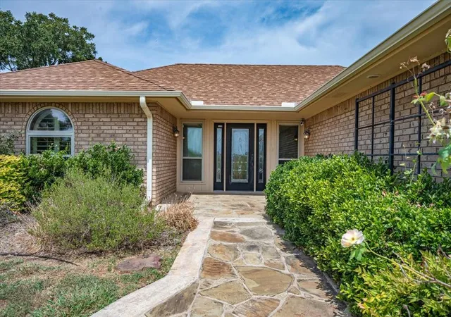 Photo 1 of Sale Pending at 2807 W Royal Oaks Dr, Pauls Valley, OK 73075 | MLS# 1246865 | Listing updated on 2026-08-31