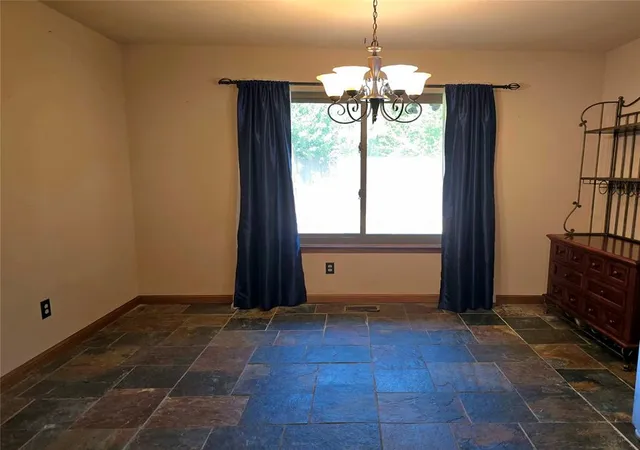 5th image of 2517 W Olympic Dr, Yukon, OK 73099 | MLS# 1246866