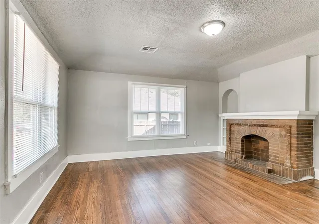 Photo 3 of Single family home for sale at 1527 Nw 43rd St, Oklahoma City, OK 73118 | MLS# 1246867 | Listing updated on 2026-08-30