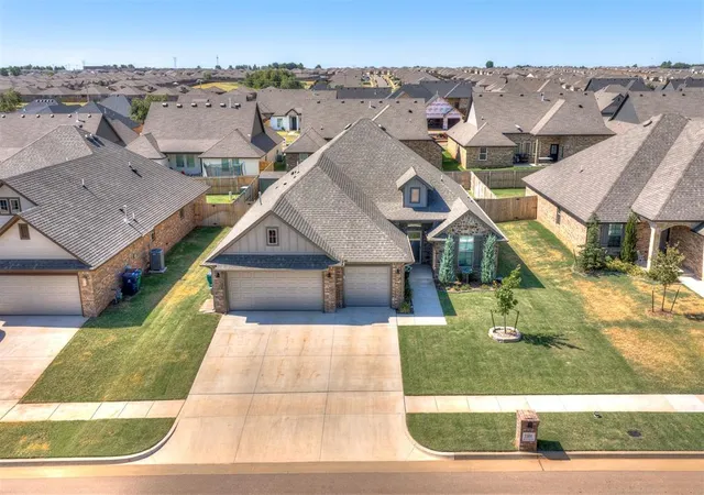Photo 2 of Single family home for sale at 11604 Nw 104th St, Yukon, OK 73099 | MLS# 1246869 | Listing updated on 2026-09-02