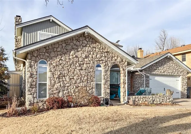 Photo 2 of Single family home for sale at 11501 Carriage Dr, Yukon, OK 73099 | MLS# 1246871 | Listing updated on 2026-09-01