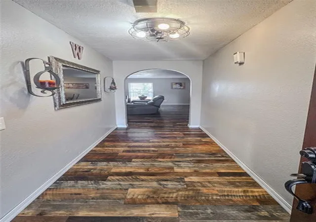 Photo 3 of Single family home for sale at 11501 Carriage Dr, Yukon, OK 73099 | MLS# 1246871 | Listing updated on 2026-09-01