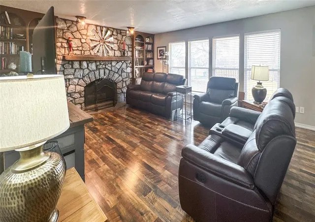 Photo 4 of Single family home for sale at 11501 Carriage Dr, Yukon, OK 73099 | MLS# 1246871 | Listing updated on 2026-09-01