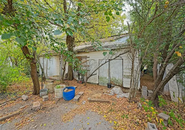 Photo 3 of Single family home for sale at 1300 Se 38th St, Oklahoma City, OK 73129 | MLS# 1246874 | Listing updated on 2026-08-30