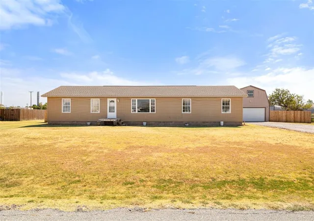 Photo 3 of Single family home for sale at 205 Chickasha Ave, Amber, OK 73004 | MLS# 1246878 | Listing updated on 2026-09-23