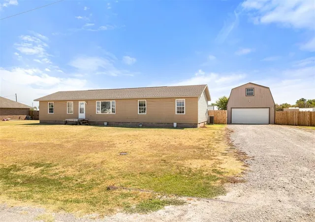 Photo 3 of Single family home for sale at 205 Chickasha Ave, Amber, OK 73004 | MLS# 1246878 | Listing updated on 2026-09-23