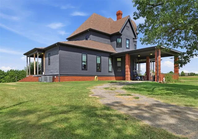 Photo 2 of Single family home for sale at 1253 N 4255 Rd, Hugo, OK 74743 | MLS# 1246879 | Listing updated on 2026-08-30