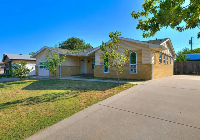 Photo 2 of Single family home for sale at 2103 N Tucker Ave, Shawnee, OK 74804 | MLS# 1246880 | Listing updated on 2026-09-19
