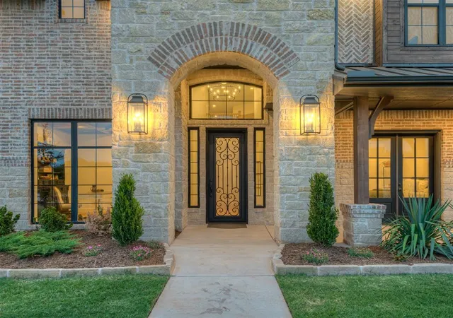 Photo 2 of Mansion for sale at 2517 Ridge Ests Dr, Yukon, OK 73099 | MLS# 1246884 | Listing updated on 2026-09-16