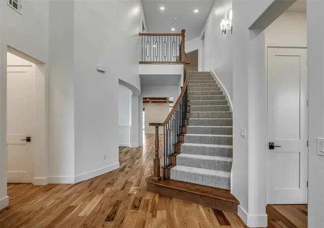 Photo 3 of Mansion for sale at 2517 Ridge Ests Dr, Yukon, OK 73099 | MLS# 1246884 | Listing updated on 2026-09-16