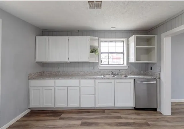 Photo 4 of Single family home for sale at 403 W Truman Pl, Purcell, OK 73080 | MLS# 1246885 | Listing updated on 2026-10-15