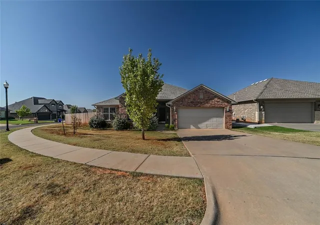 Photo 1 of Single family home for sale at 605 Carolyn Ridge Rd, Norman, OK 73071 | MLS# 1246895 | Listing updated on 2026-09-01