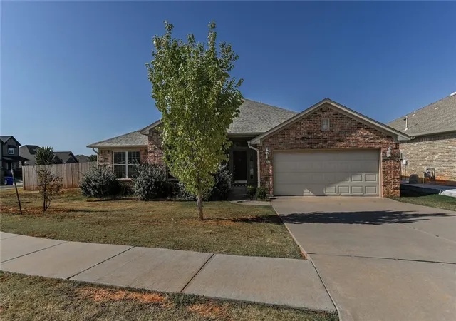 Photo 3 of Single family home for sale at 605 Carolyn Ridge Rd, Norman, OK 73071 | MLS# 1246895 | Listing updated on 2026-09-01