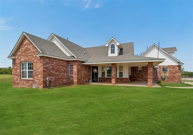 Photo 1 of Sale Pending at 407 Dana Ln, Mc Loud, OK 74851 | MLS# 1246901 | Listing updated on 2026-09-09