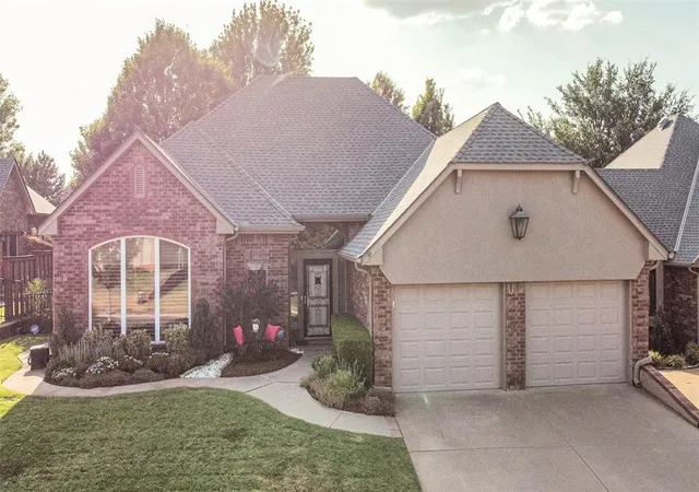Photo 2 of Single family home for sale at 1605 Vandivort Pl, Edmond, OK 73034 | MLS# 1246903 | Listing updated on 2026-09-04