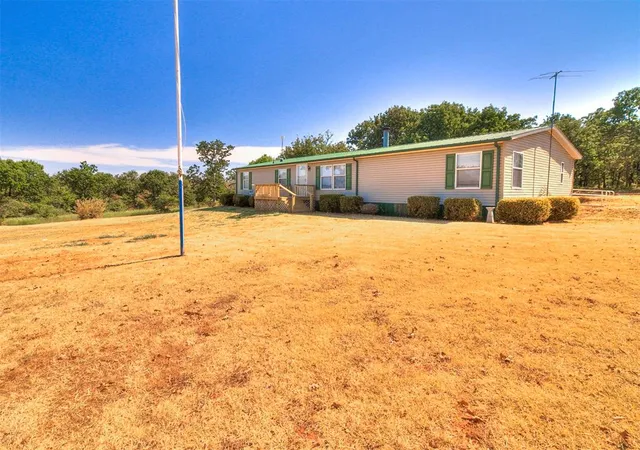 Photo 2 of Sale Pending at 21700 Martin Rd, Harrah, OK 73045 | MLS# 1246939 | Listing updated on 2026-10-07