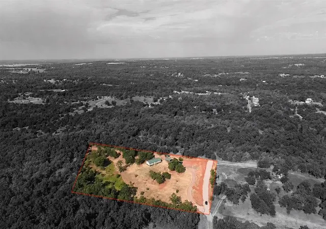 Photo 3 of Sale Pending at 21700 Martin Rd, Harrah, OK 73045 | MLS# 1246939 | Listing updated on 2026-10-07