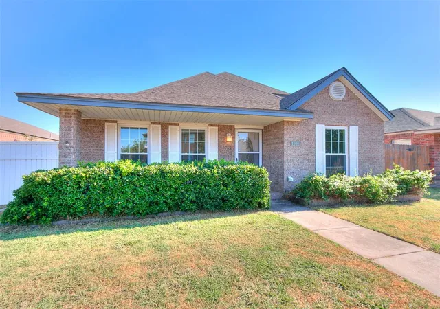 Photo 2 of Single family home for sale at 1100 Sw 23rd St, Moore, OK 73170 | MLS# 1246950 | Listing updated on 2026-09-01