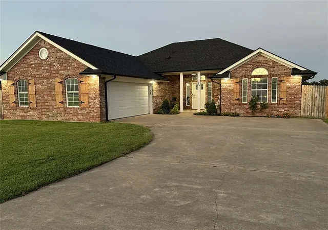 Photo 2 of Single family home for sale at 2100 Kenneth Ln, Choctaw, OK 73020 | MLS# 1246967 | Listing updated on 2026-09-02