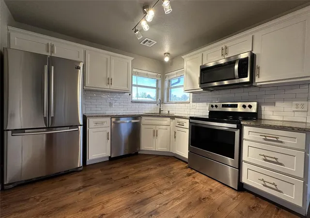 Photo 4 of Single family home for sale at 2100 Kenneth Ln, Choctaw, OK 73020 | MLS# 1246967 | Listing updated on 2026-09-02