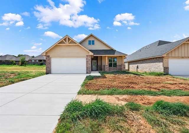 Photo 2 of Single family home for sale at 16321 Whistle Crk Blvd, Edmond, OK 73013 | MLS# 1246992 | Listing updated on 2026-09-05