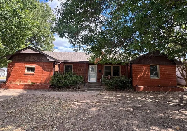 Photo 1 of Single family home for sale at 2501 S 18th Street, Chickasha, OK 73018 | MLS# 1247000 | Listing updated on 2026-09-03