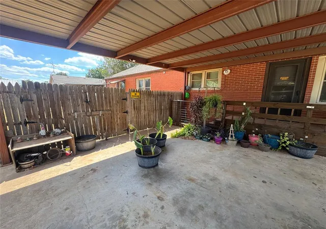 Photo 4 of Single family home for sale at 2501 S 18th Street, Chickasha, OK 73018 | MLS# 1247000 | Listing updated on 2026-09-03