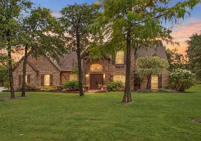 Single family home for sale at 216 N Oaks Rd, Harrah, OK 73045 | MLS# 1247003