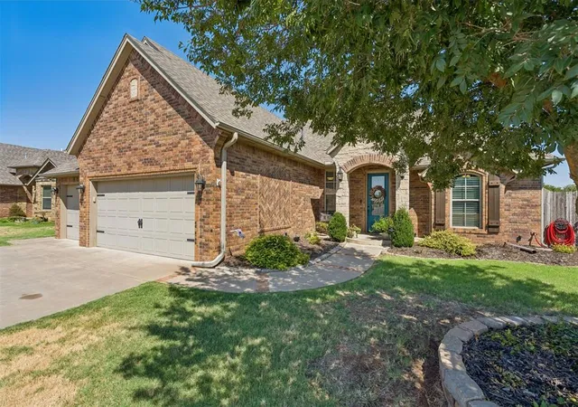 Photo 3 of Single family home for sale at 10809 Sw 20th Street, Yukon, OK 73099 | MLS# 1247011 | Listing updated on 2026-09-17
