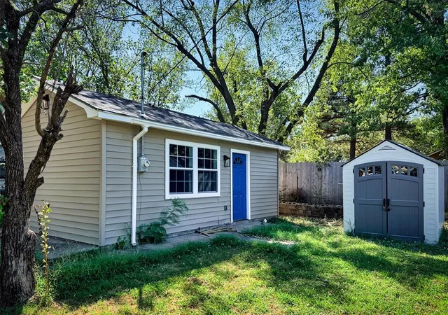Photo 1 of Single family home for sale at 208 Bennett Blvd, Chandler, OK 74834 | MLS# 1247021 | Listing updated on 2026-09-01