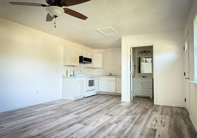 Photo 3 of Single family home for sale at 208 Bennett Blvd, Chandler, OK 74834 | MLS# 1247021 | Listing updated on 2026-09-01