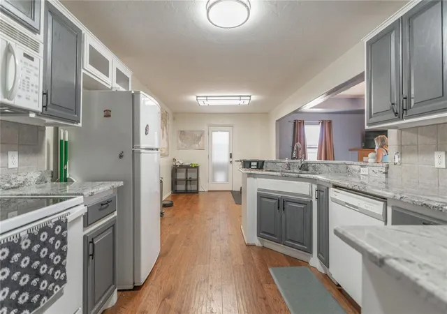 Photo 4 of Single family home for sale at 333 NE 9th Place, Newcastle, OK 73065 | MLS# 1247032 | Listing updated on 2026-09-01