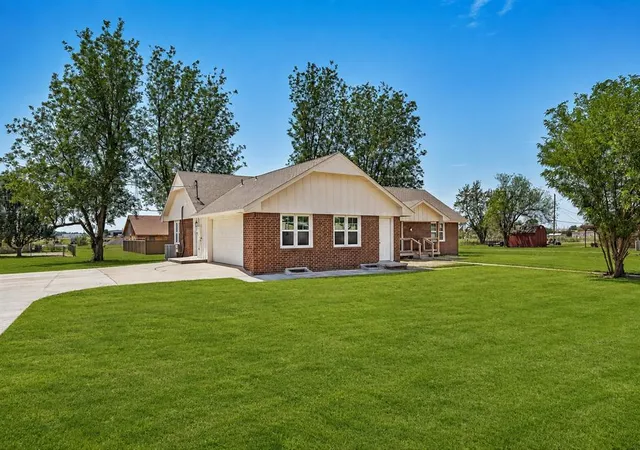 Single family home for sale at 504 E 2nd Street, Calumet, OK 73014 | MLS# 1247039