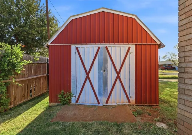 Photo 25 of Sale Pending at 813 Standifer Rd, Elk City, OK 73644 | MLS# 1247061 | Listing updated on 2026-10-09