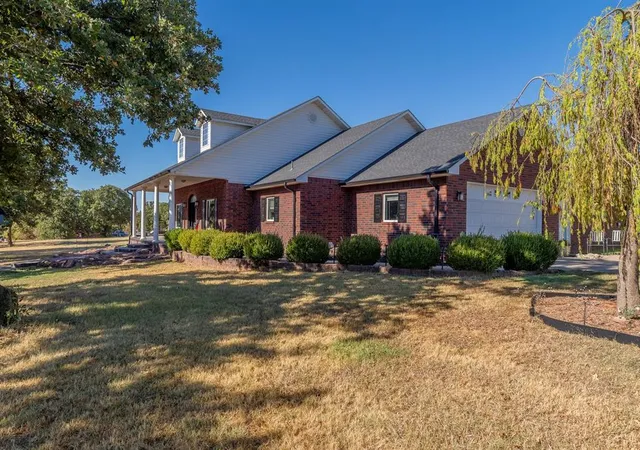 Photo 3 of Single family home for sale at 18812 Highway 76, Lindsay, OK 73052 | MLS# 1247074 | Listing updated on 2026-09-24