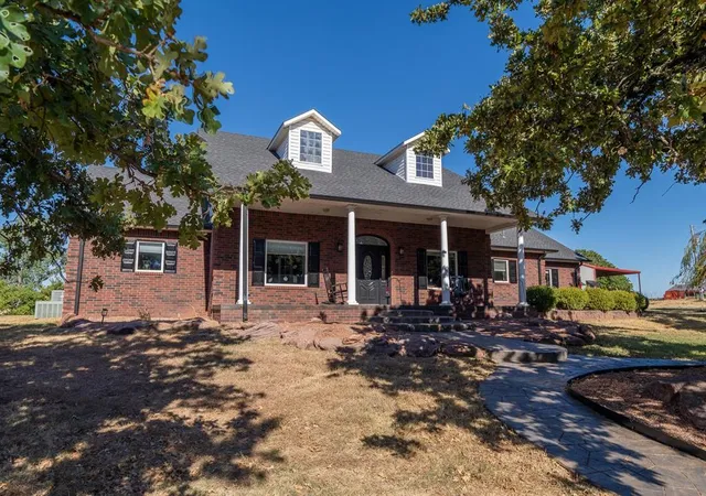 Photo 4 of Single family home for sale at 18812 Highway 76, Lindsay, OK 73052 | MLS# 1247074 | Listing updated on 2026-09-24