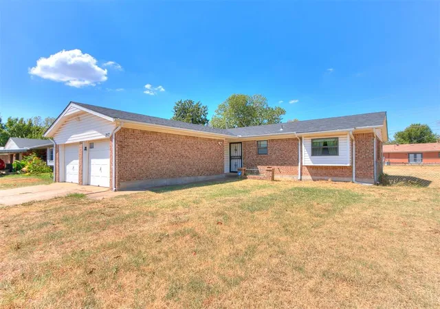 Photo 2 of Single family home for sale at 217 W Shadywood Dr, Oklahoma City, OK 73110 | MLS# 1247087 | Listing updated on 2026-09-14
