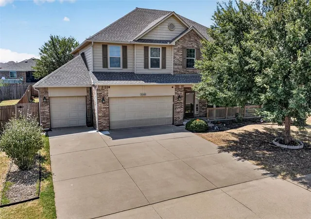 Photo 1 of Single family home for sale at 11320 Nw 101st Street, Yukon, OK 73099 | MLS# 1247095 | Listing updated on 2026-10-08