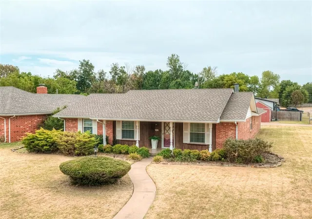 Photo 1 of Single family home for sale at 125 Farris Pl, Chickasha, OK 73018 | MLS# 1247097 | Listing updated on 2026-09-02