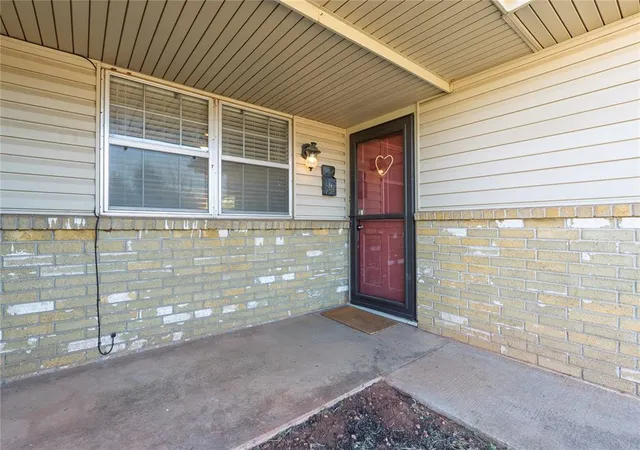 Photo 2 of Sale Pending at 19 Red Oak Rd, Shawnee, OK 74804 | MLS# 1247098 | Listing updated on 2026-09-03