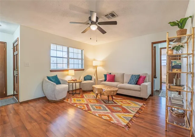 Photo 3 of Sale Pending at 19 Red Oak Rd, Shawnee, OK 74804 | MLS# 1247098 | Listing updated on 2026-09-03